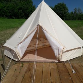 Glampling namiot przy podeście                                                                                          