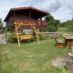 Domek letniskowy nad jeziorem na Mazurach