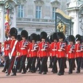 Tajemnicze zakamarki Pałacu Buckingham - odkryj je podczas wizyty w Londynie!